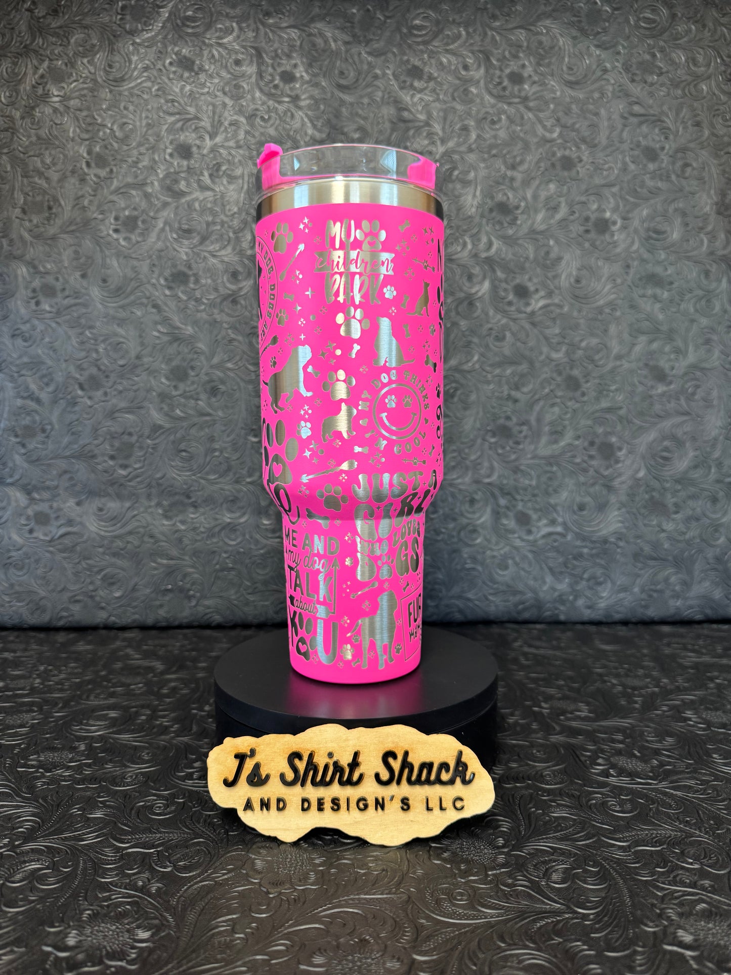 Engraved Tumbler 40 oz “Dog Mom”