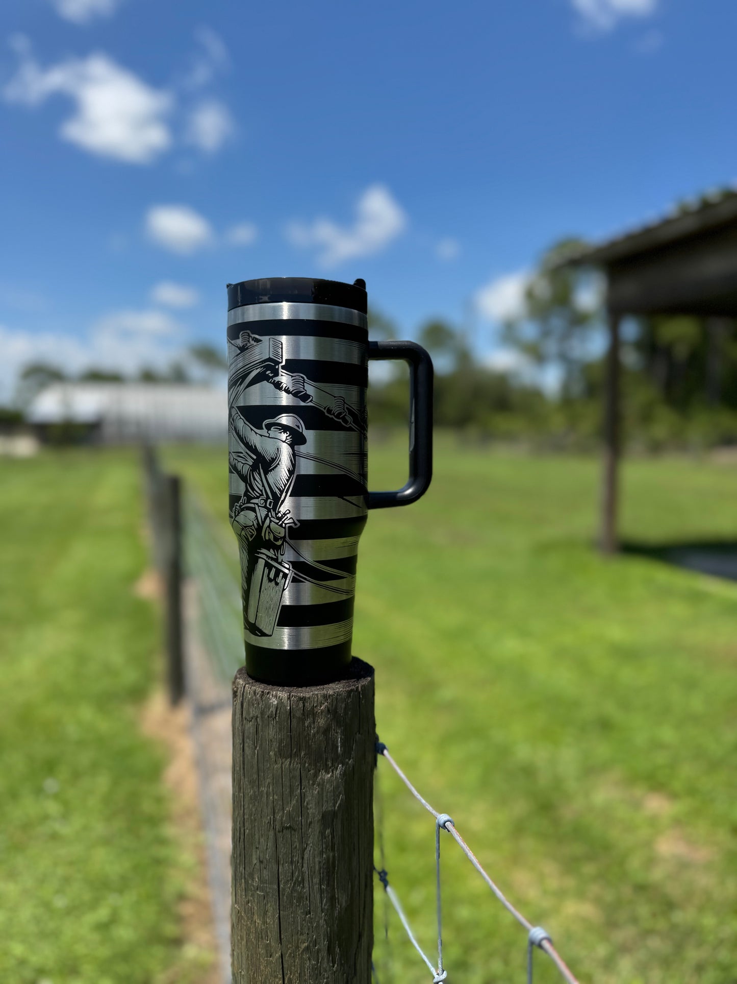Engraved Tumbler 40 oz "LINEMAN"