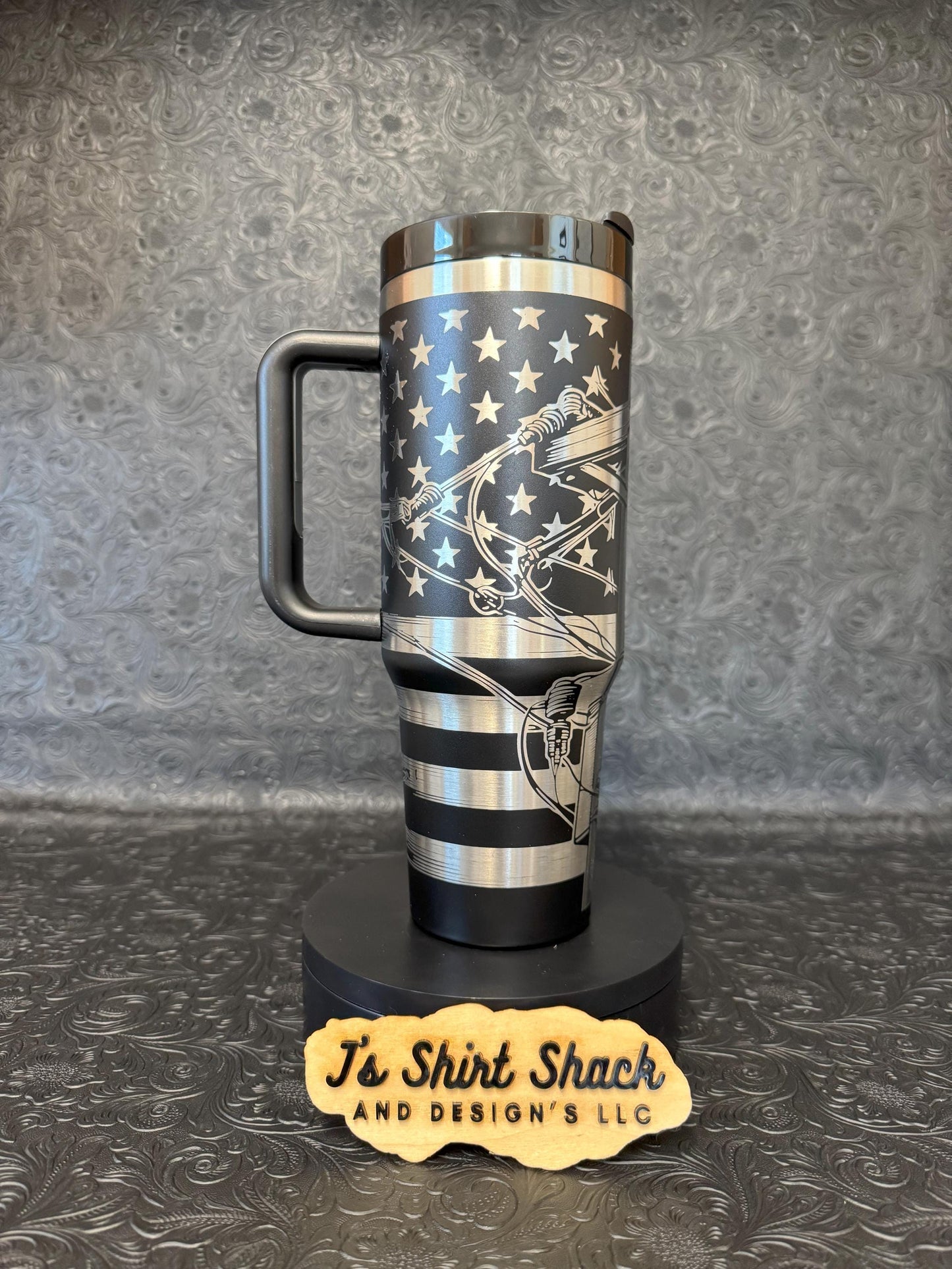 Engraved Tumbler 40 oz "LINEMAN"