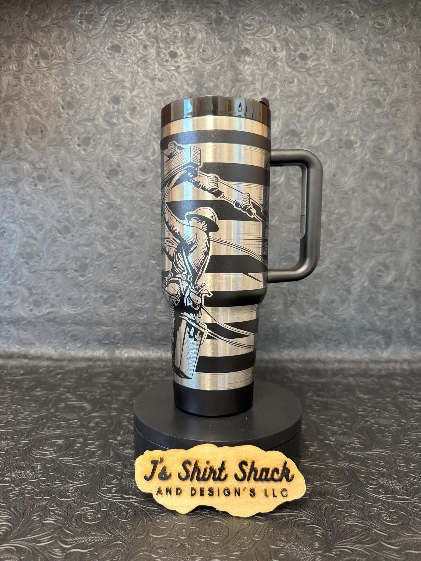 Engraved Tumbler 40 oz "LINEMAN"